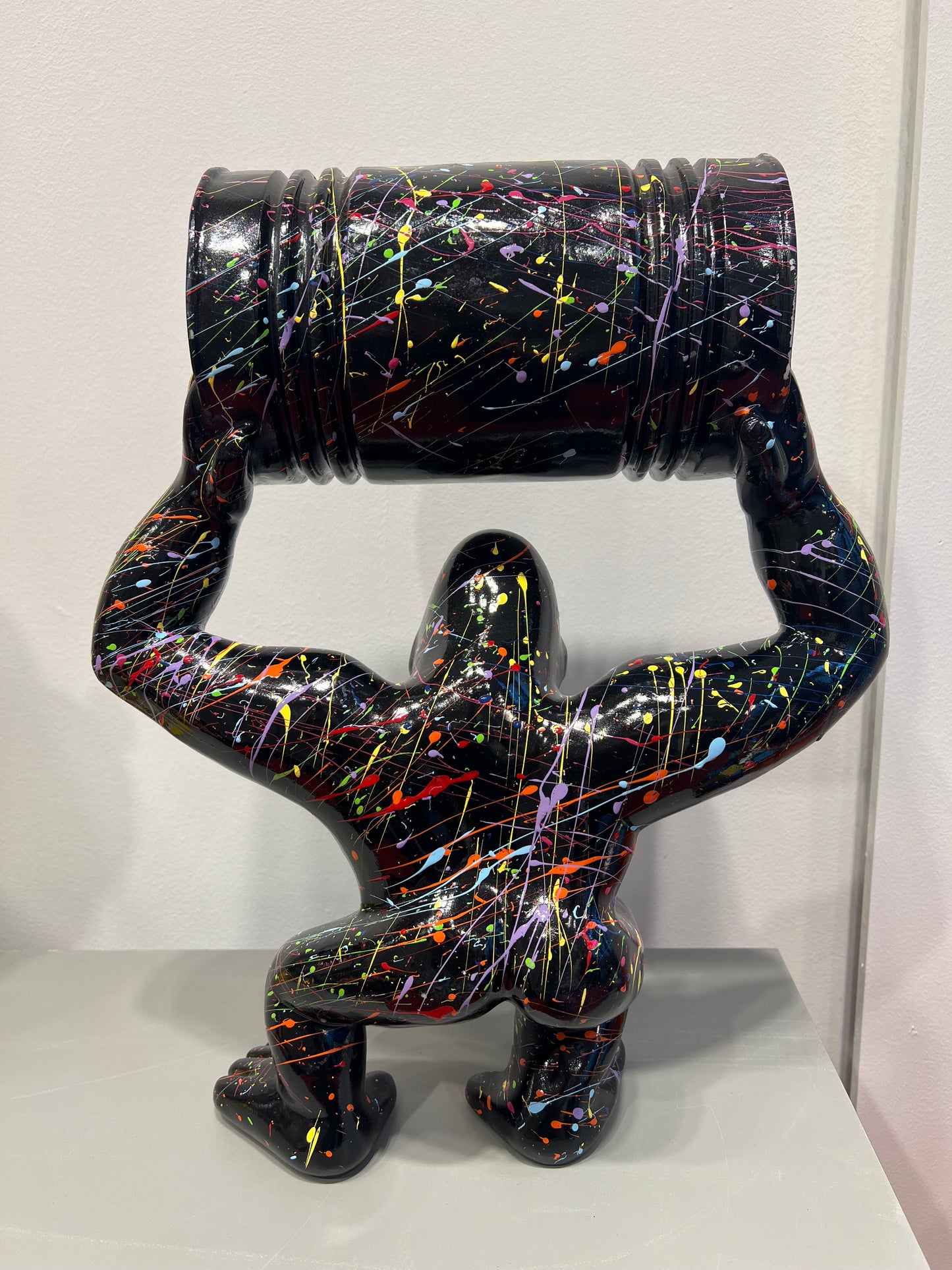 Gorilla Zwart met verfspatten